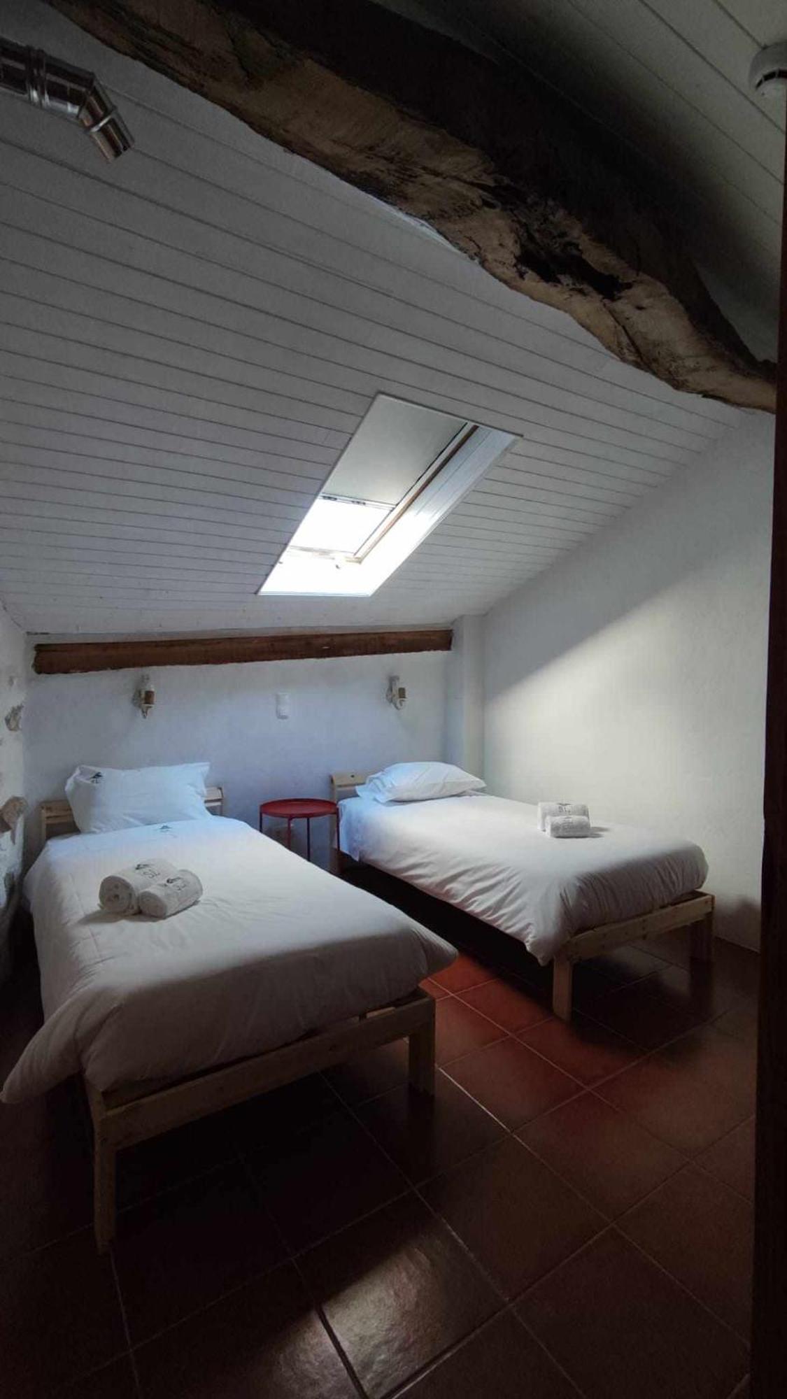 Solar Laginha - Apartamentos, Quartos, Camas Em Dormitorio 阿菲菲 外观 照片